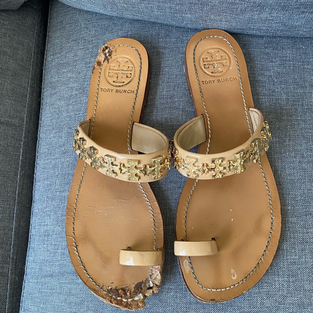 Tory Burch Val Patent Toe-Ring Sandal, Tan/Gold Size 7